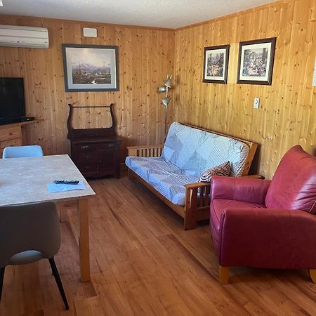 Viewpoint Rv & Cottages Salmon Arm Exteriör bild