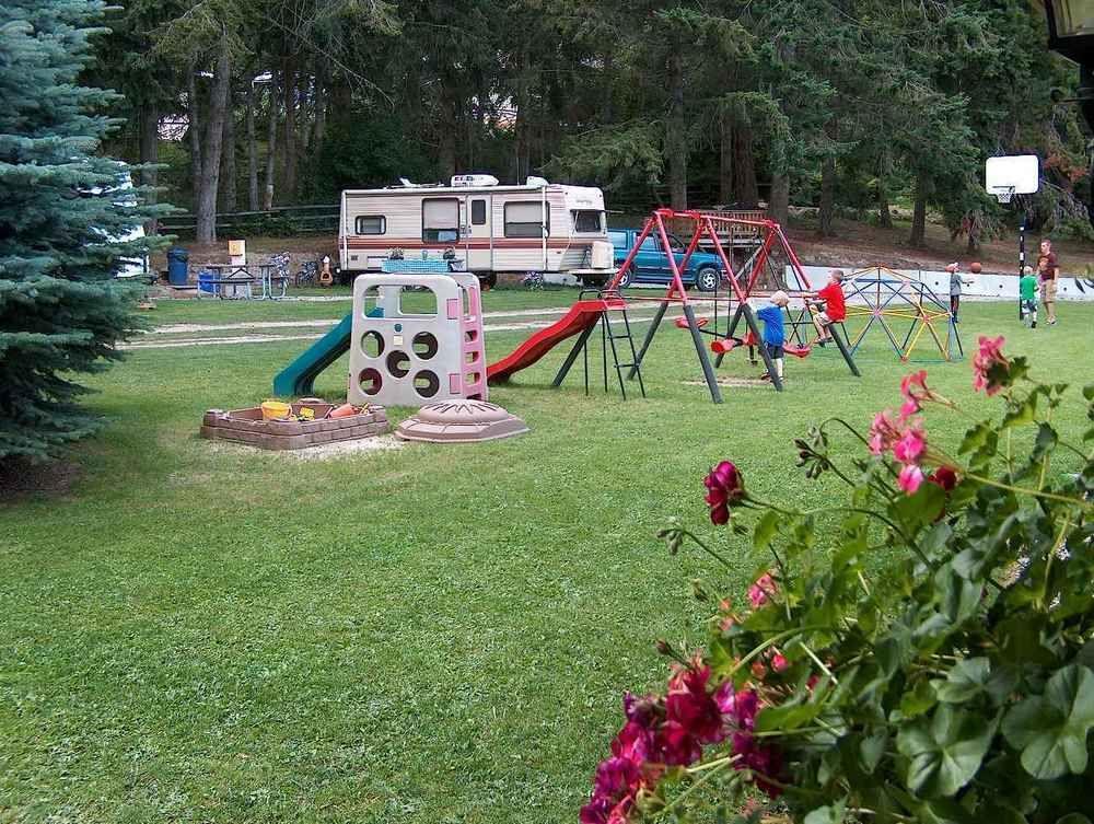 Viewpoint Rv & Cottages Salmon Arm Exteriör bild