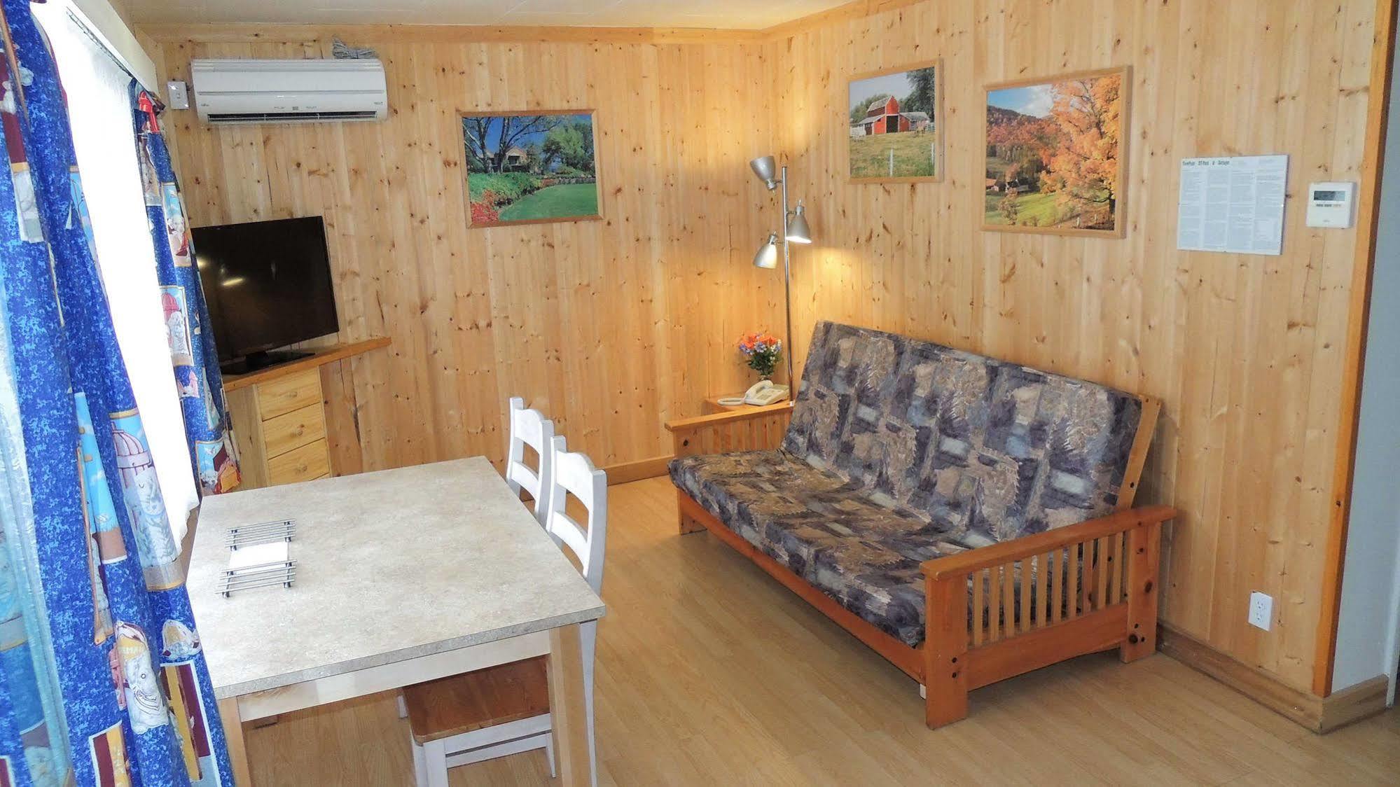 Viewpoint Rv & Cottages Salmon Arm Exteriör bild